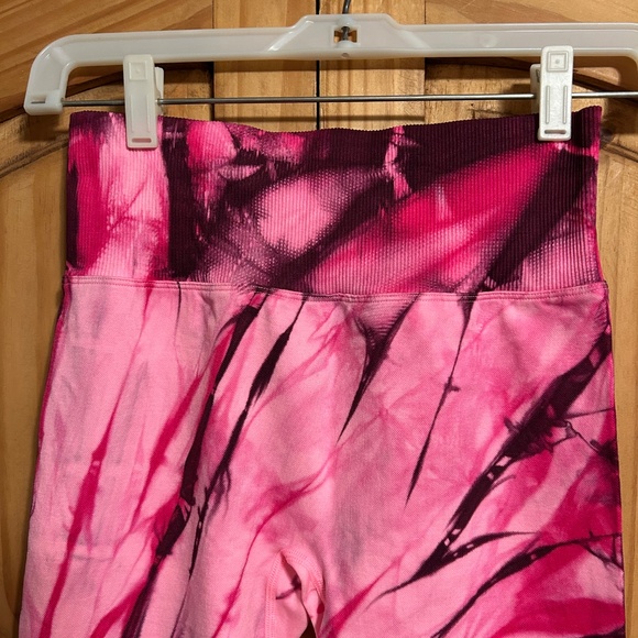 NWT Pink by Victoria Secrets Tye Dye Leggings - Picture 3 of 6